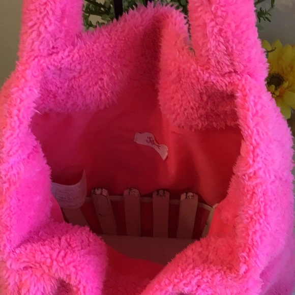 ‘Justice’ Faux Fur Hot Pink Tote/Purse - Picture 5 of 8